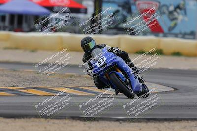 media/Jan-15-2023-SoCal Trackdays (Sun) [[c1237a034a]]/Turn 2 Set 1 (1145am)/